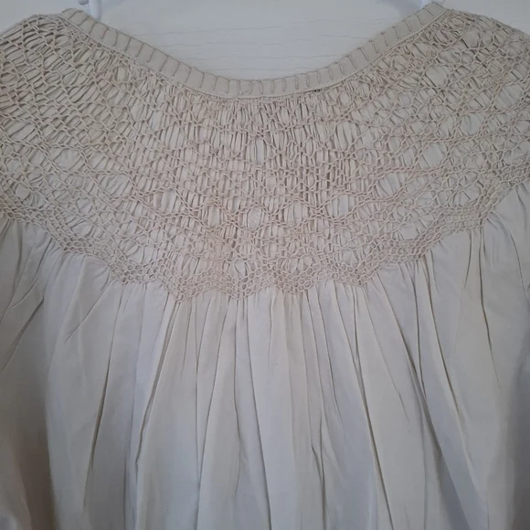 Evereve Smocked Bodice Boho Top Size Medium NWOT - Picture 5 of 11